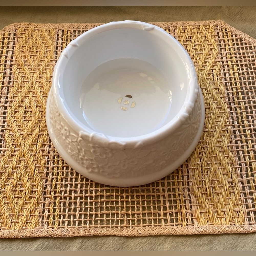 Wonderful Oscar De La Renta Porcelain Dog Bowl